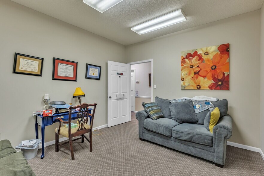 More Photos Of 1554 Union Rd, Gastonia Office For Lease