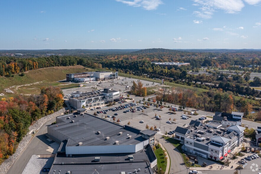 More Photos Of 495 Great Rd, Littleton Unknown For Lease