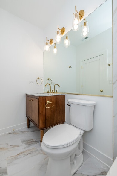 More Photos Of 6044 Eberhart ave, Chicago Apartments For Sale