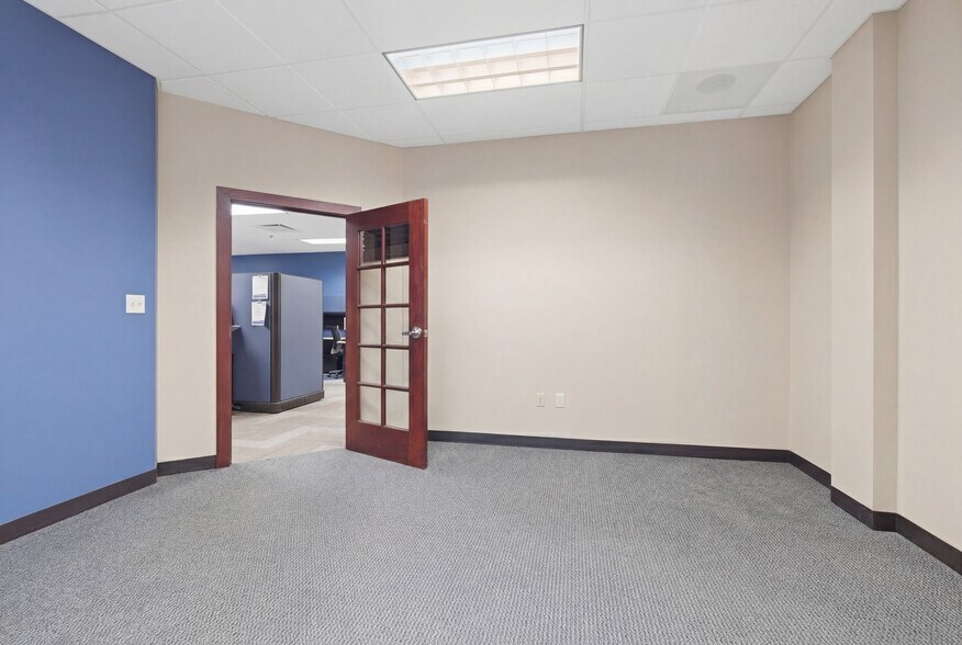 More Photos Of 6475 Washington St, Gurnee Medical For Sale