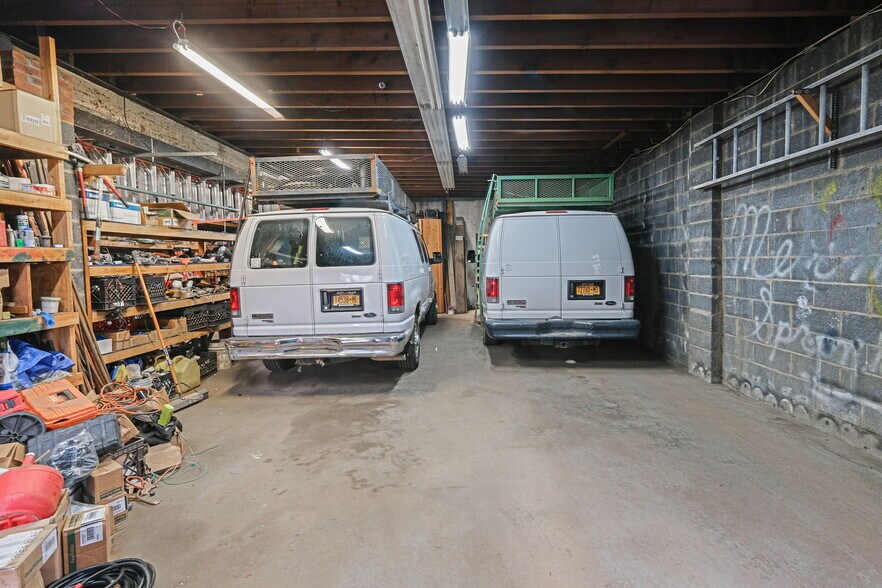 More Photos Of 340 Marconi Blvd, Copiague Warehouse For Sale