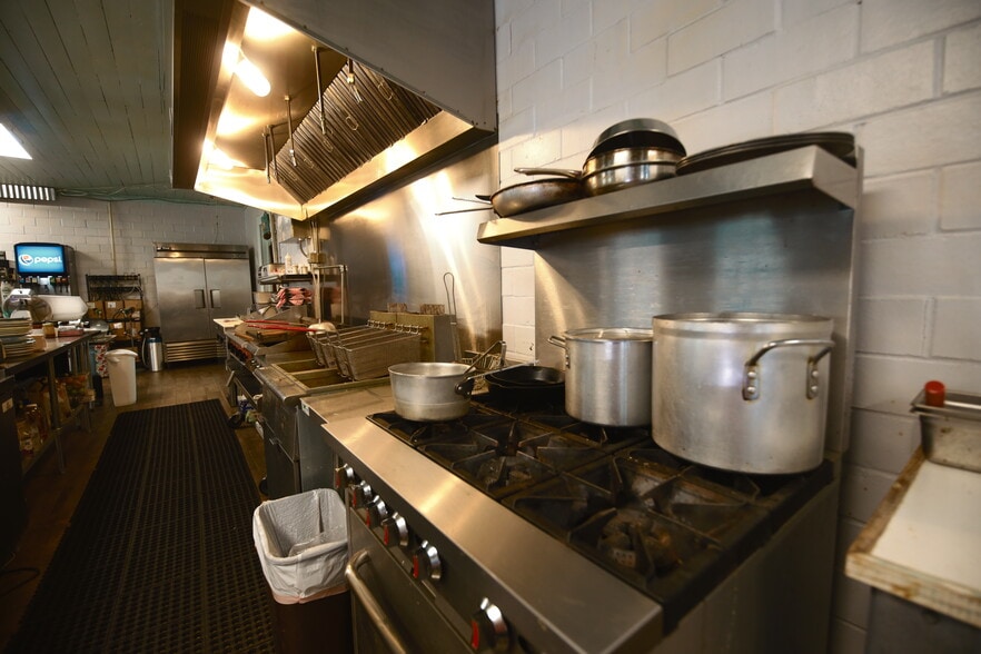 More Photos Of 15745 TX-204, Cushing Specialty For Sale