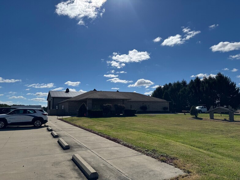 More Photos Of 1046 Ekastown Rd, Saxonburg Office Residential For Lease