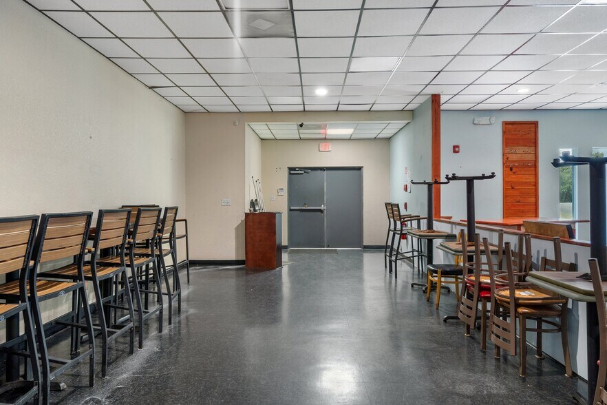 More Photos Of 299 E Gulf To Lake Hwy, Lecanto Storefront For Sale