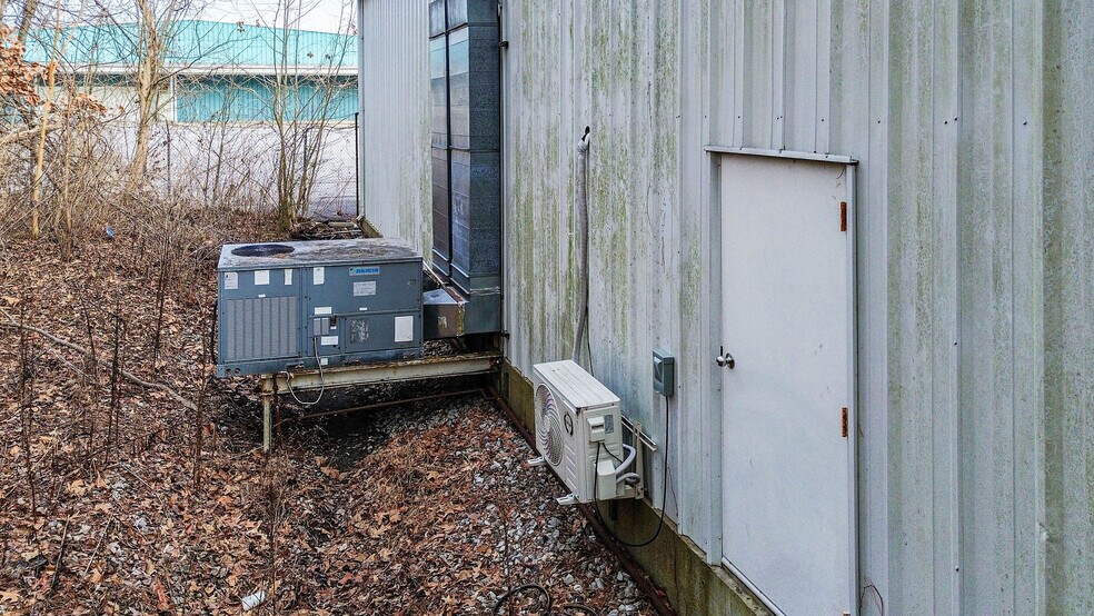 More Photos Of 3530 Park Plaza Rd, Paducah Warehouse For Sale