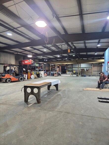 More Photos Of 1100 Old Salem Rd NE, Albany Manufacturing For Sale