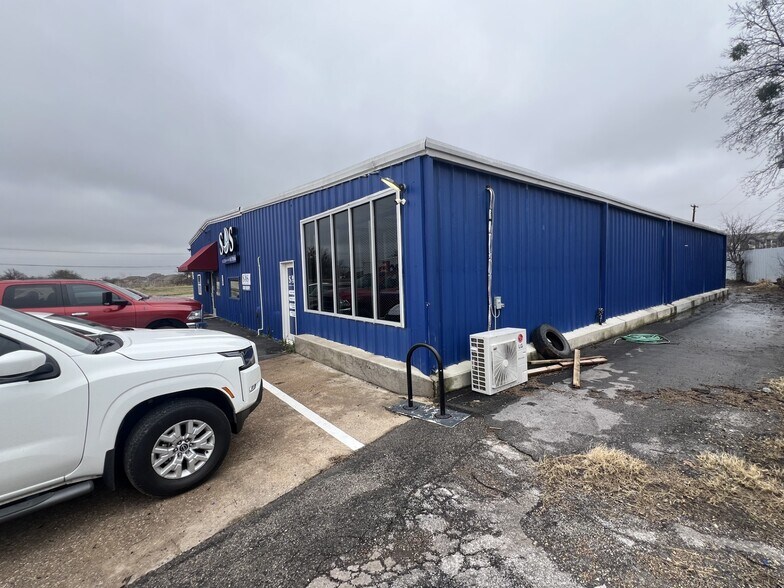 More Photos Of 120 Coad St, Fort Worth Warehouse For Lease