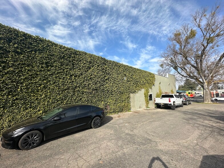 More Photos Of 1718 H St, Modesto Office For Lease
