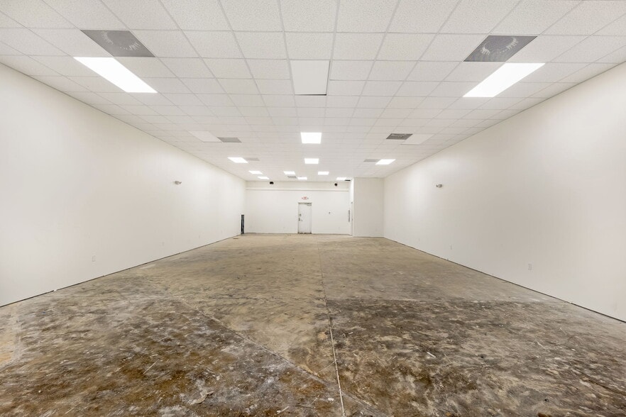 More Photos Of 9430 University City Blvd, Charlotte Freestanding For Lease