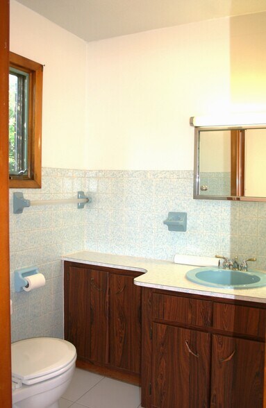 More Photos Of 208 Theatre Rd, Carrolltown Apartments For Sale