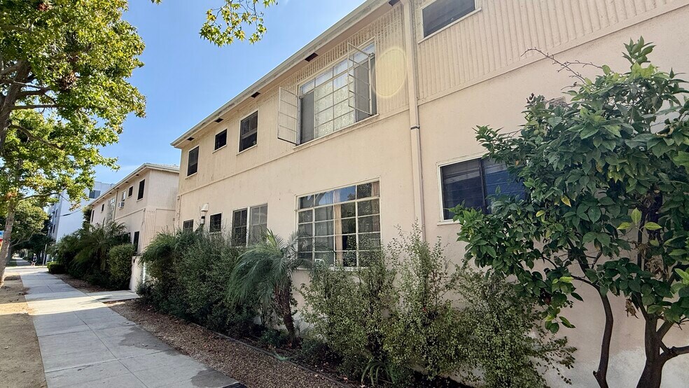 Primary Photo Of 228 Idaho Ave, Santa Monica Apartments For Sale