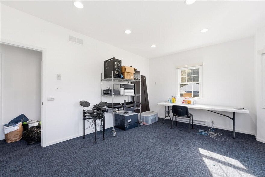 More Photos Of 96 Freneau Ave, Matawan Office For Sale