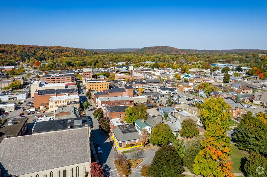 More Photos Of 932 Diamond Park, Meadville Medical For Sale