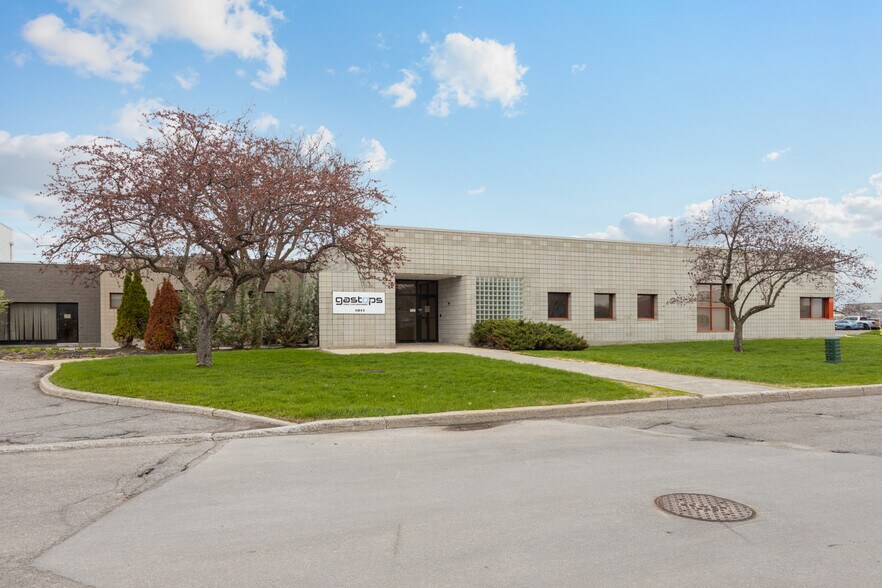 More Photos Of 1011 Polytek St, Ottawa Flex For Sale