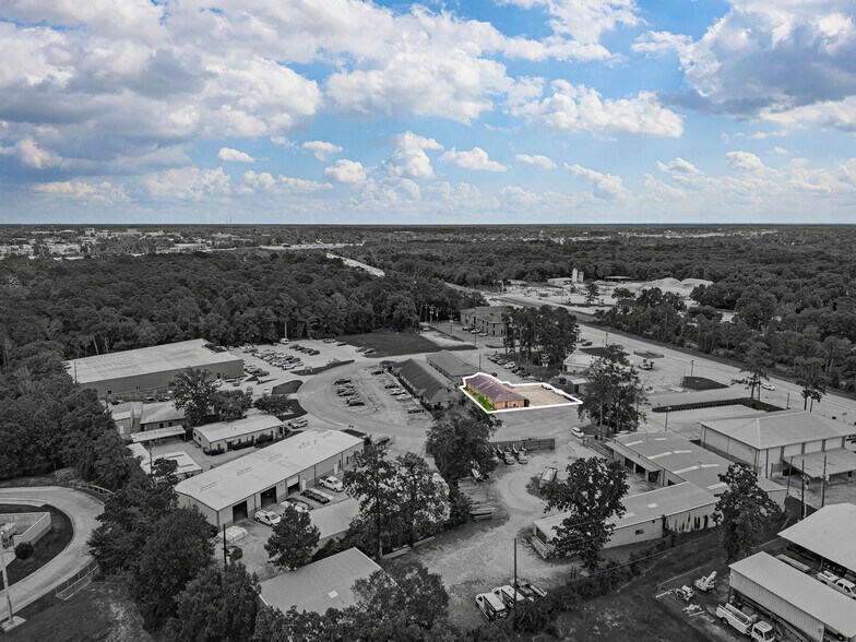 More Photos Of 105 Commercial Cir, Conroe Medical For Sale