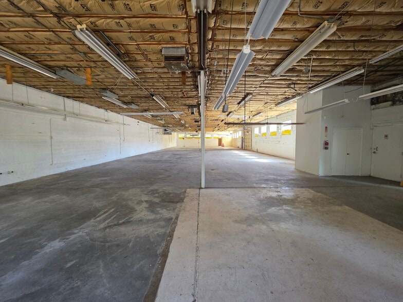 More Photos Of 2030 N Clay St, Denver Flex For Sale