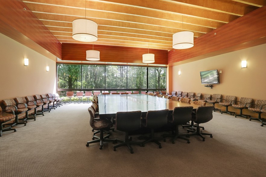 More Photos Of 3350 Greenbriar Pky SW, Atlanta Movie Radio TVStudio For Lease