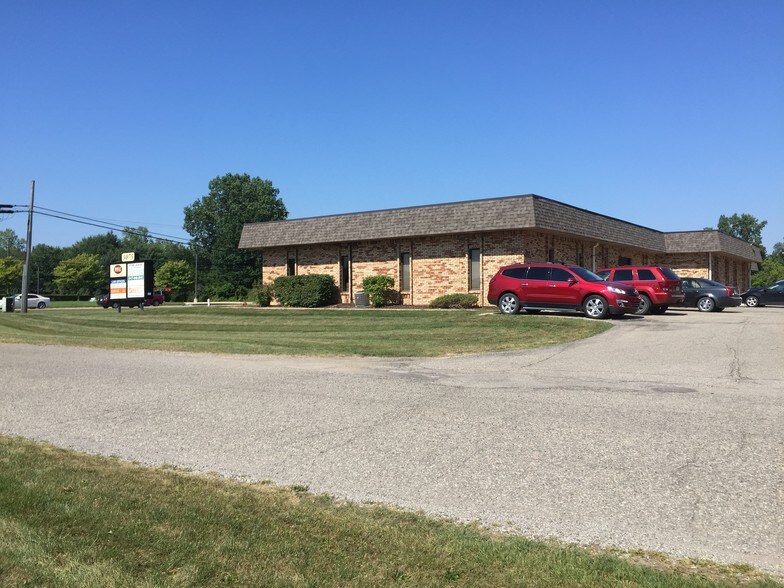 More Photos Of 3075 E Grand River Ave, Howell Office For Lease