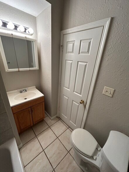 More Photos Of 1137 26th St, Des Moines Apartments For Sale