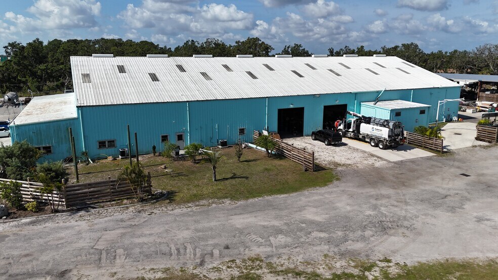 More Photos Of 3927 US Hwy 19, Palmetto Warehouse For Lease