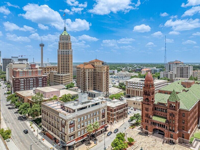 More Photos Of 200 Main Plz, San Antonio Office For Lease
