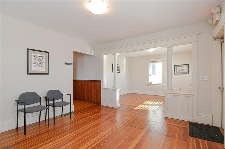 More Photos Of 468 Warren Ave, East Providence Medical For Sale