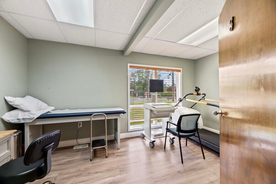 More Photos Of 1594-1600 US Highway 130, North Brunswick Medical For Sale