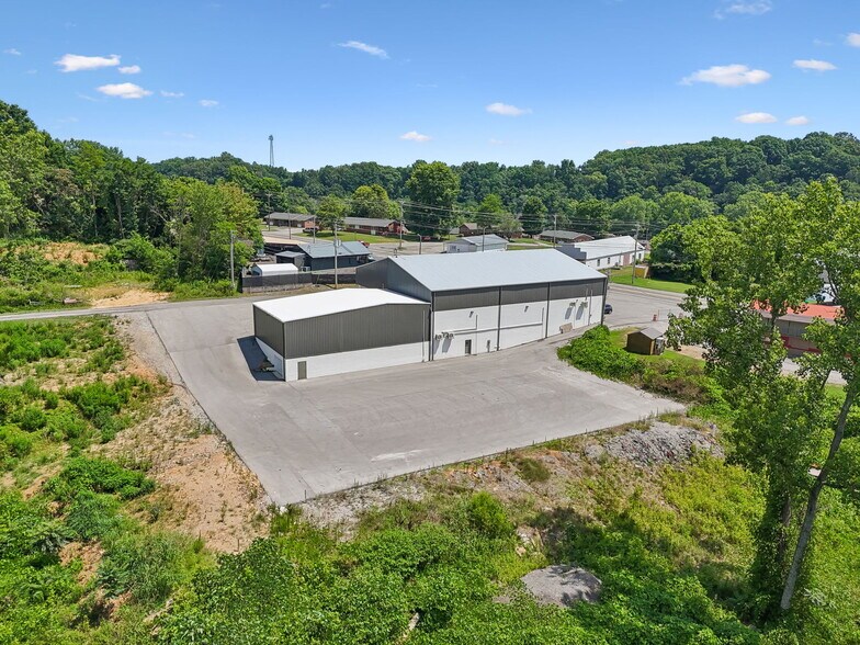 More Photos Of 404 Beersheba Hwy, McMinnville Flex For Sale