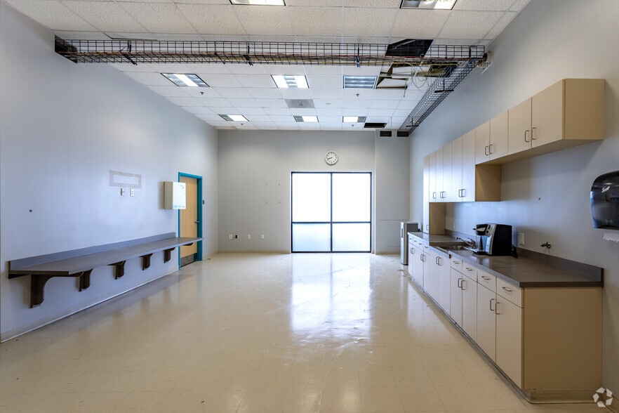 More Photos Of 2641 Sumner Blvd, Raleigh Unknown For Lease