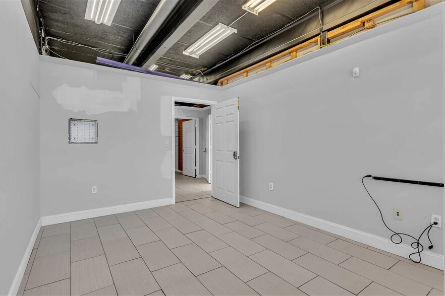 More Photos Of 1400 N West Ave, Jackson General Retail For Sale