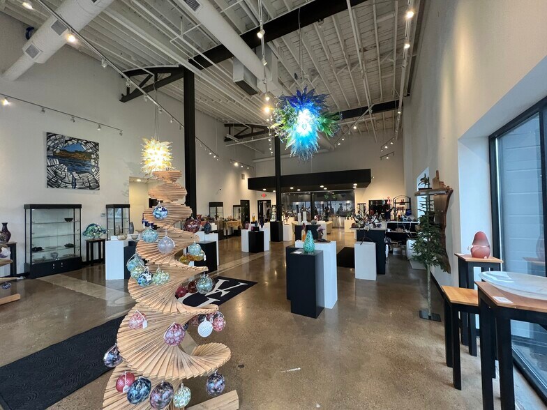 More Photos Of 103 Concord Exchange N, South Saint Paul Auto Dealership For Sale