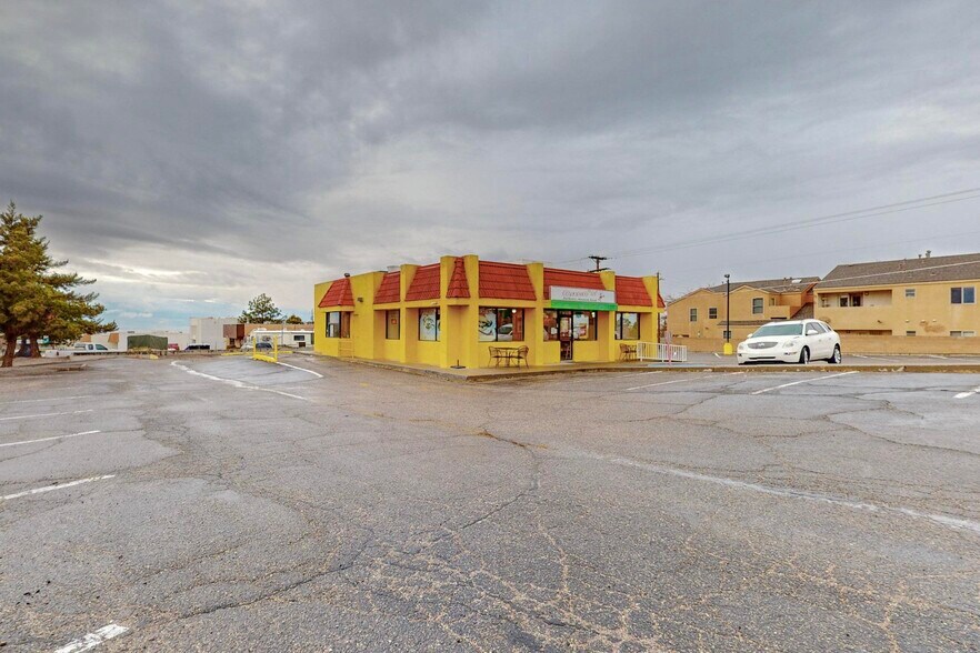 More Photos Of 2130-2301 Chelwood Park Blvd NE, Albuquerque Fast Food For Lease