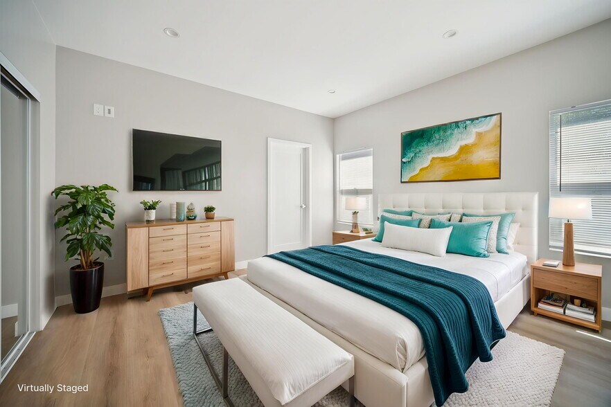 More Photos Of 8434 Oakdale Ave, Winnetka Multifamily For Sale