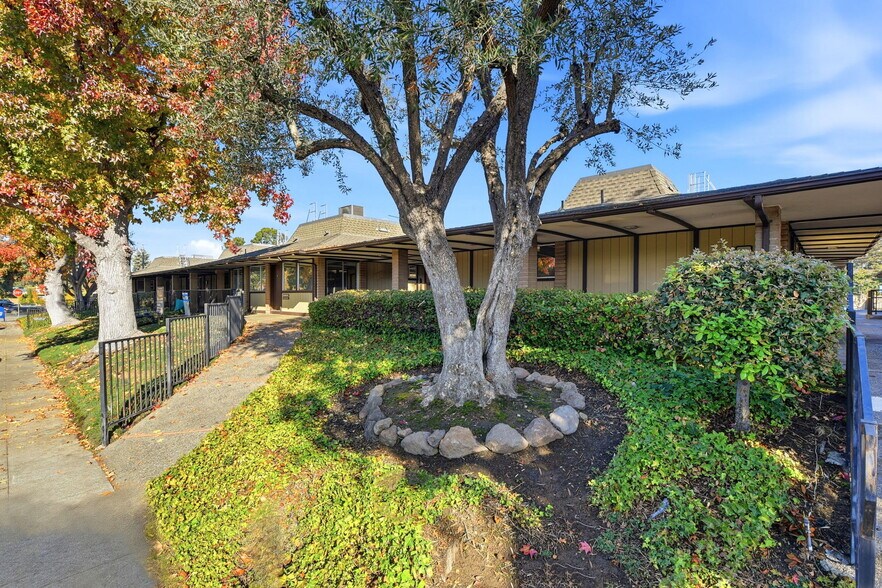More Photos Of 516 W Remington Dr, Sunnyvale Medical For Sale