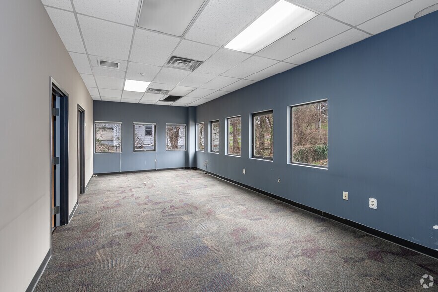 More Photos Of 600 Saw Mill Rd, West Haven Office For Sale