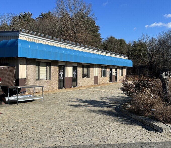 More Photos Of 302 Boxboro Rd, Stow Airport For Sale