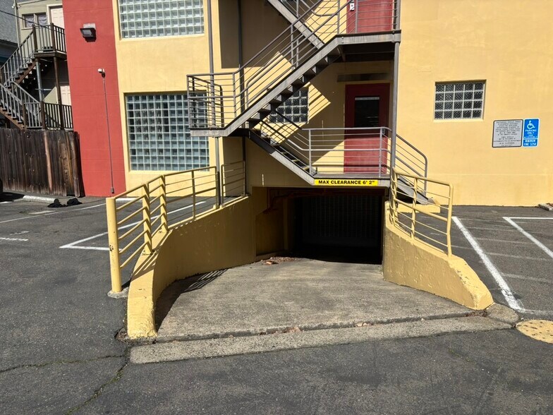 More Photos Of 2530 J St, Sacramento Office For Lease