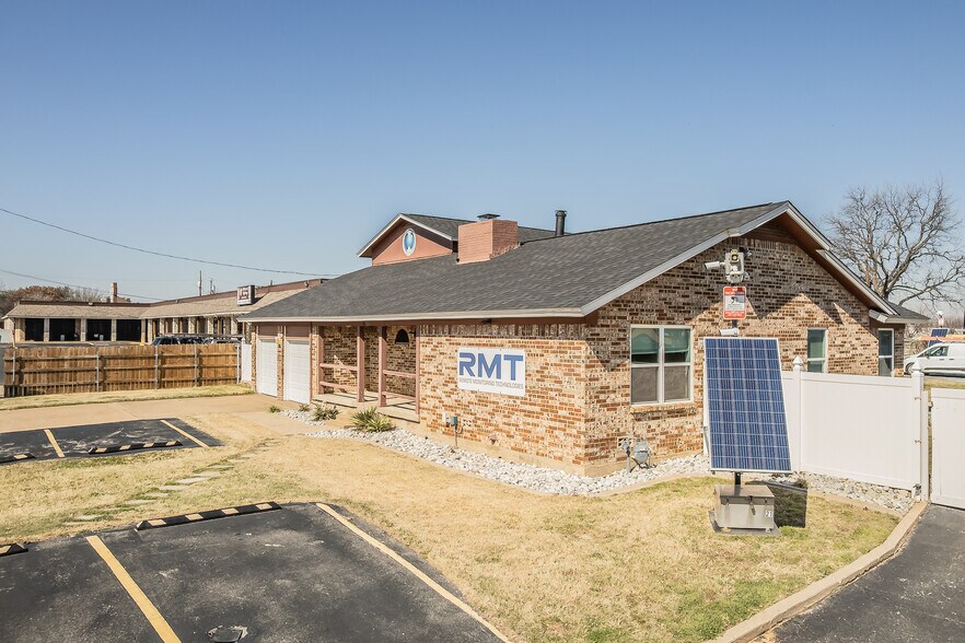 More Photos Of 120 Acuff Ln, Colleyville Medical For Sale