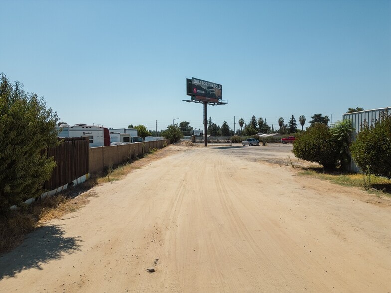 More Photos Of 901 E Broadway Ave, Atwater Specialty For Sale