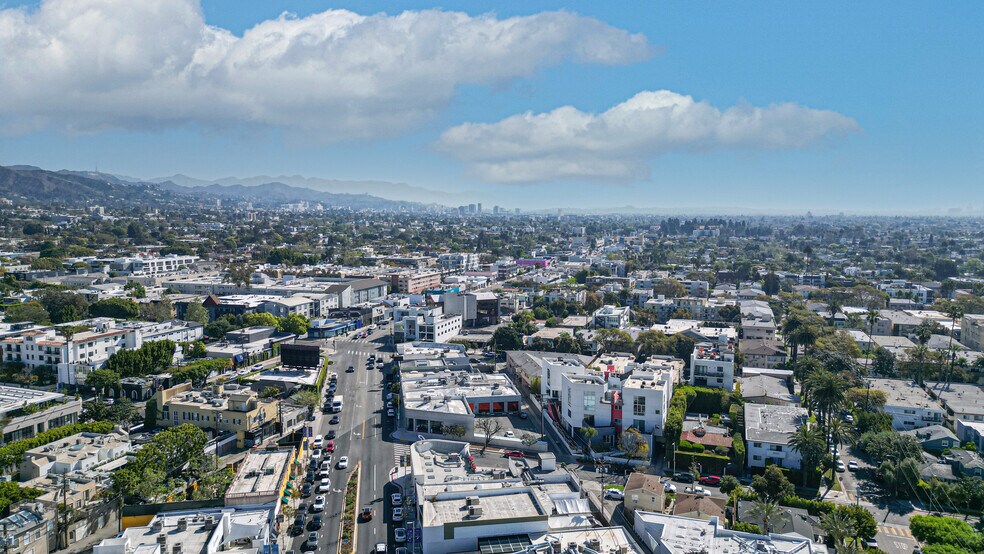 More Photos Of 619 N Croft Ave, Los Angeles General Retail For Sale