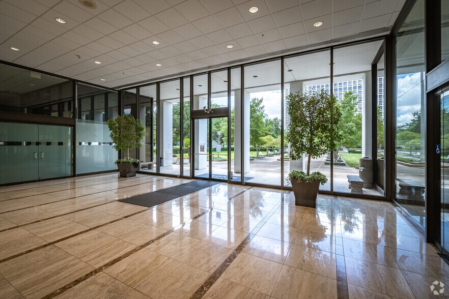 More Photos Of 6161 Savoy Dr, Houston Office For Lease