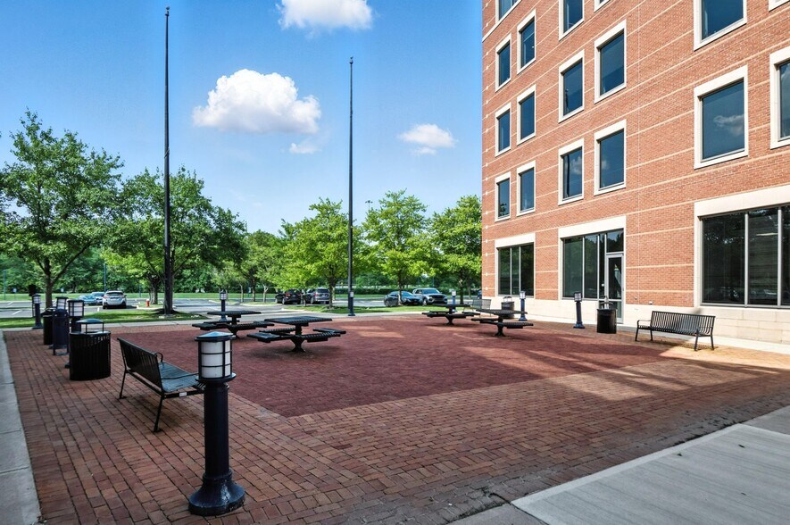 More Photos Of 3 Easton Oval, Columbus Coworking Space