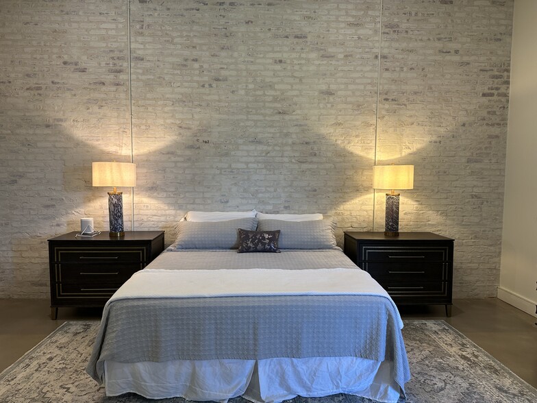 More Photos Of 4775 Memphis St, Dallas Light Distribution For Sale