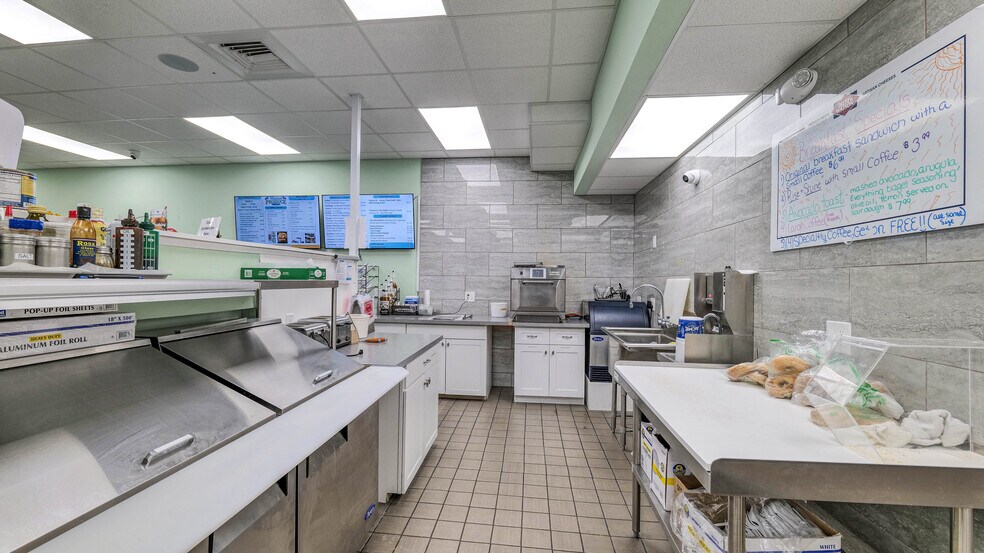 More Photos Of 301 N Dorset Ave, Ventnor City Freestanding For Sale