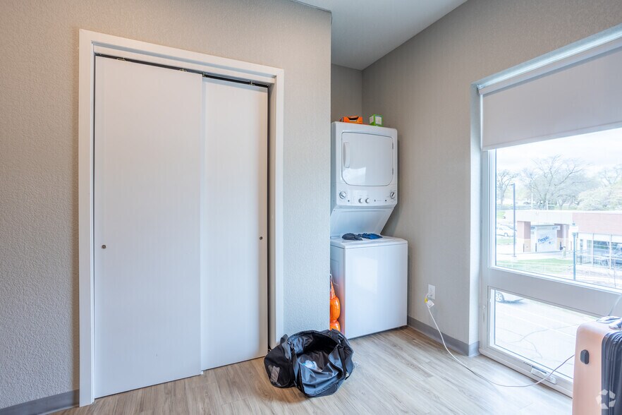 More Photos Of 200 W 1st St, Cedar Falls Apartments For Lease