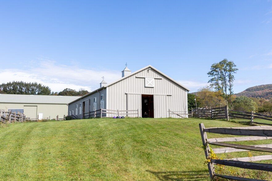 More Photos Of 4 Whitman Rd, Stephentown Sports And Entertainment For Sale