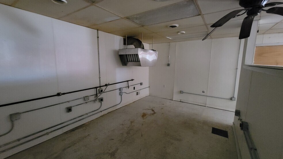 More Photos Of 200 Main St, Addison General Retail For Sale