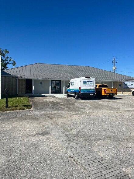 More Photos Of 2456 US Highway 1, Vero Beach Storefront Retail Office For Lease