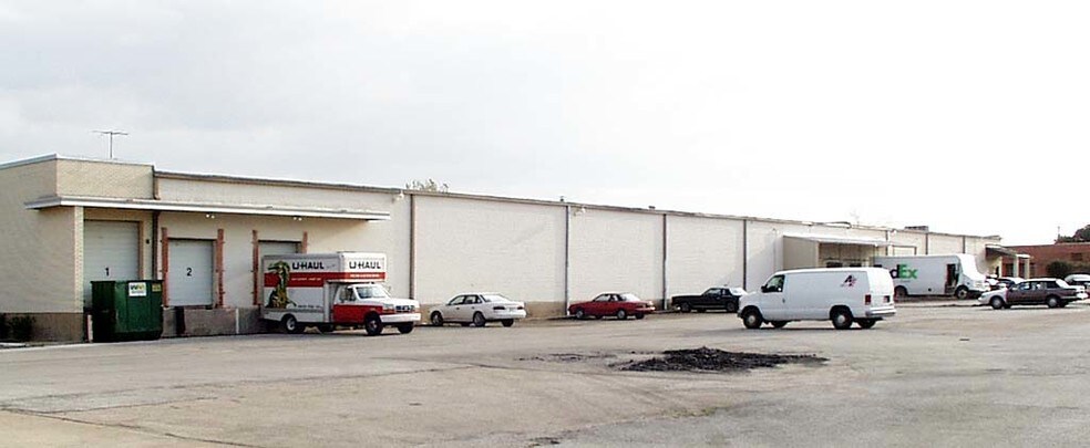 More Photos Of 8505 Chancellor Row, Dallas Industrial For Lease