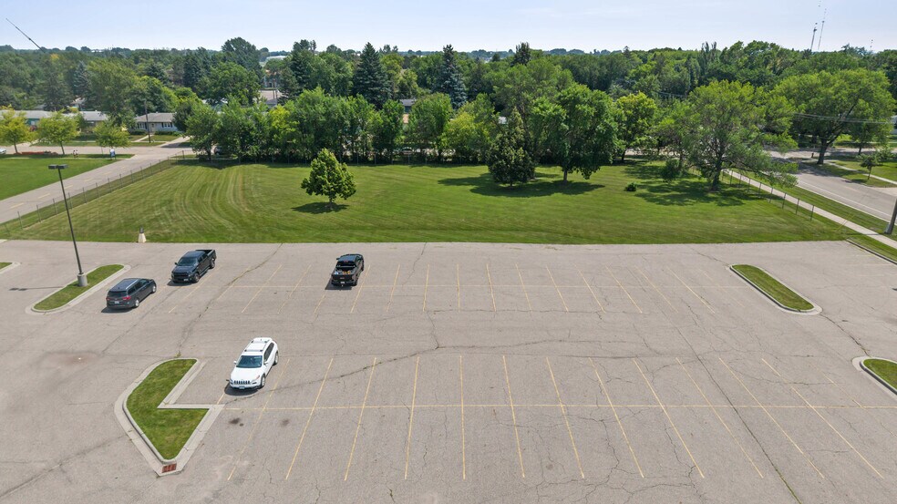 More Photos Of 1110 S 14th St, Moorhead Specialty For Sale